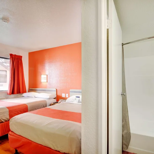 Deluxe, Quadruple, Motel6 Southington, CT - Hartford 7/10