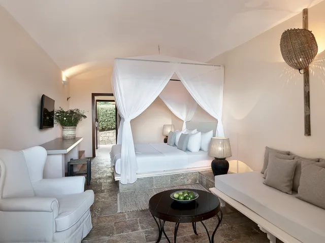 بنغل بسرير مزدوج وسرير فردي بإطلالة على الحديقة، Grecotel Daphnila Bay 2/2