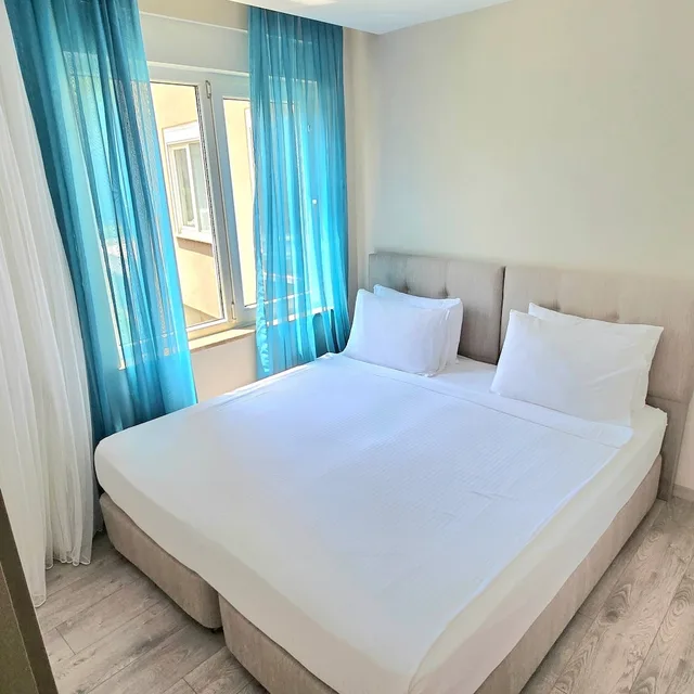 شقة كلاسيكية بسرير كوين بإطلالة على الفناء بغرفة نوم واحدة مع أريكة، River Park Residence Lara 1/10