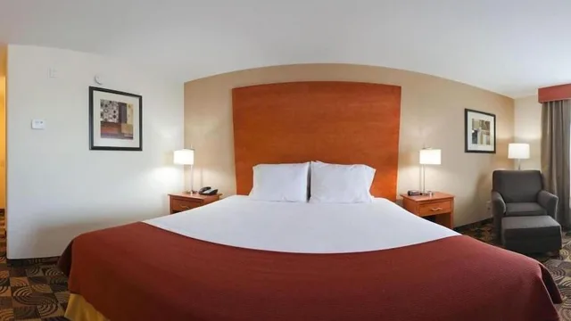 غرفة قياسية بسرير كينج لذوي الإعاقة، Holiday Inn Express Hotel Suites Bainbridge 1/1