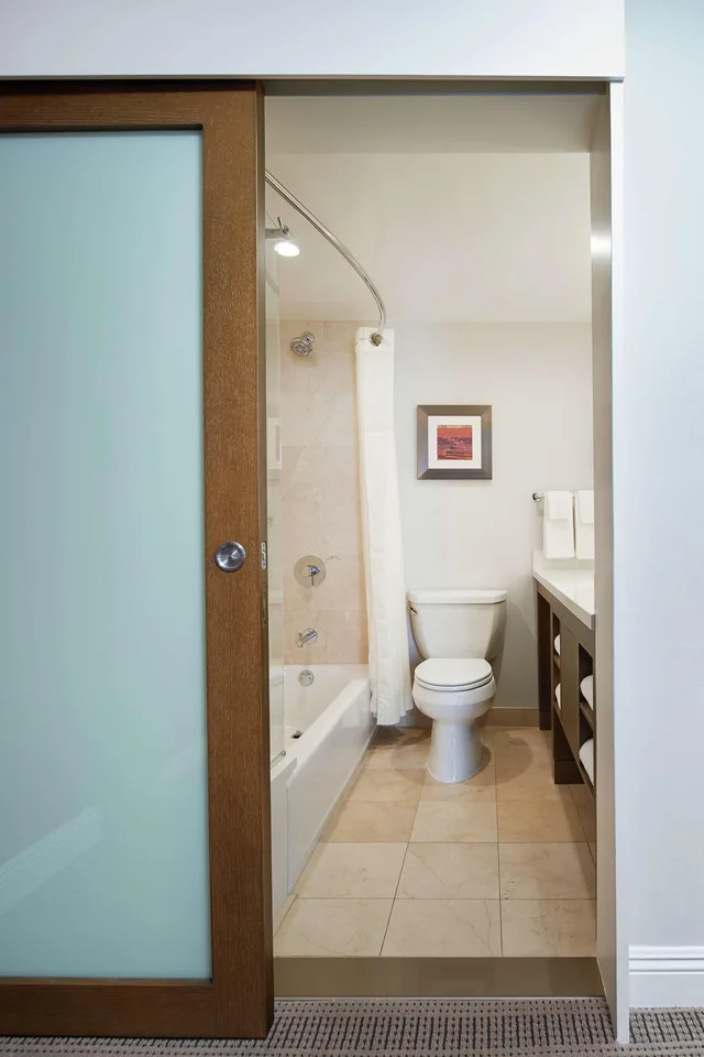 Room, 2 Double Beds, Executive Level، Doubletree By Hilton Torrance South Bay 4/4