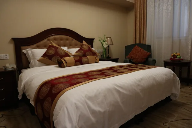 Standard, King Bed, Jin Jiang Pacific Hotel Shanghai 1/2
