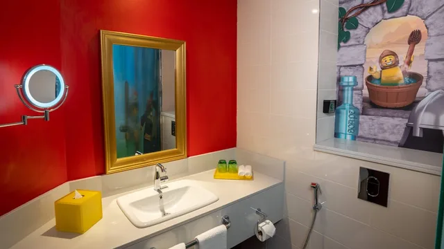 Kingdom Fully Themed Room WITH PARK ACCESS، LEGOLAND Hotel Dubai 3/3
