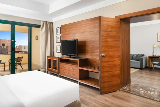 جناح جونيور تنفيذي بسرير مزدوج، Hilton Pyramids Golf Resort 5/6