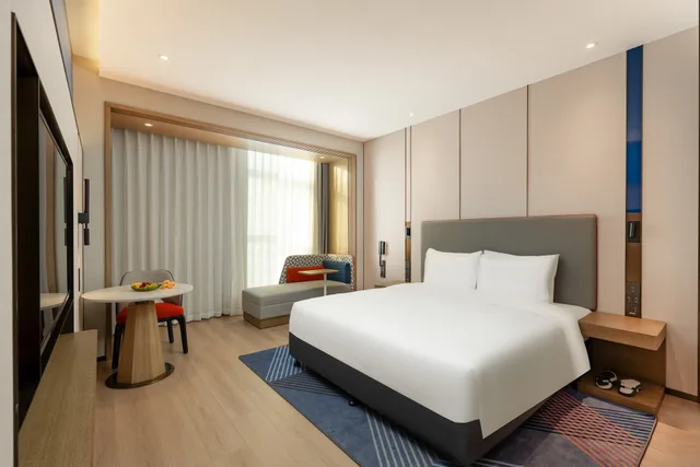 غرفة قياسية بسرير كينج في طابق مرتفع، Holiday Inn Express Suzhou Bay 1/4
