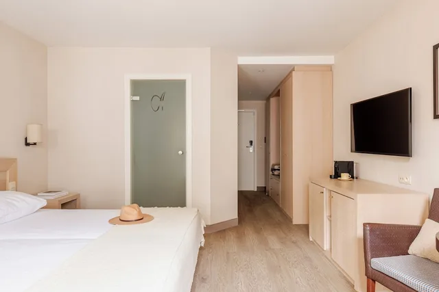 غرفة ديلوكس بسريرين منفصلين، Hotel Aazaert 1/10