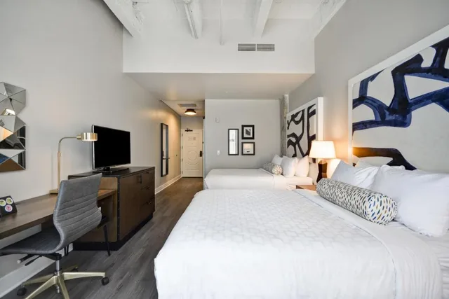 غرفة بسريرين كوين لذوي الإعاقة، Hotel Indigo Kansas City The Crossroads 2/4