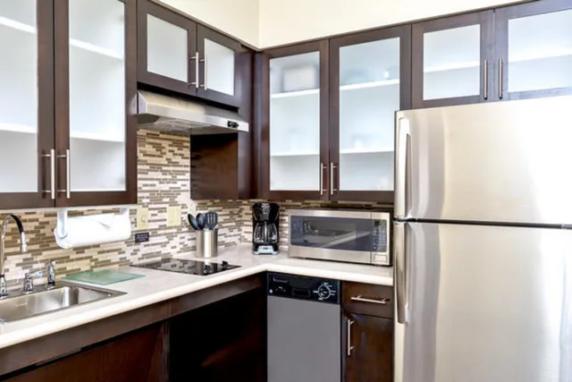 جناح استوديو بسرير كينج لذوي الإعاقة، Staybridge Suites College Station 3/3