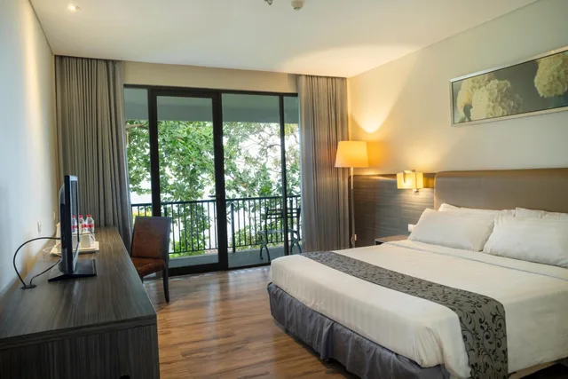 غرفة بزنس بسرير مزدوج بشرفة، Estrella Hotel & Conference (ex Aston Luwuk) 1/1