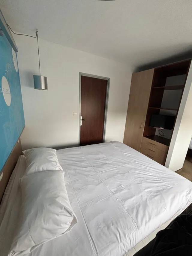 جناح بسرير مزدوج وسريرين منفصلين، Ibis Styles Bethune Bruay Hotel 8/15