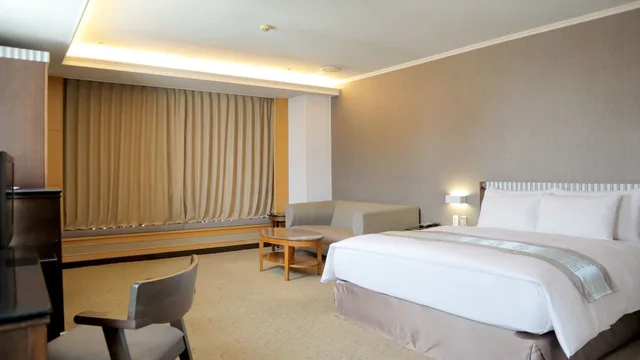 غرفة قياسية بسرير كوين، Zhong Ke 3/4