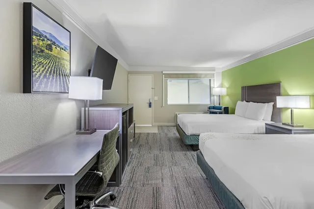 غرفة قياسية بسريرين كوين لذوي الإعاقة، Best Western Cordelia Inn 1/8
