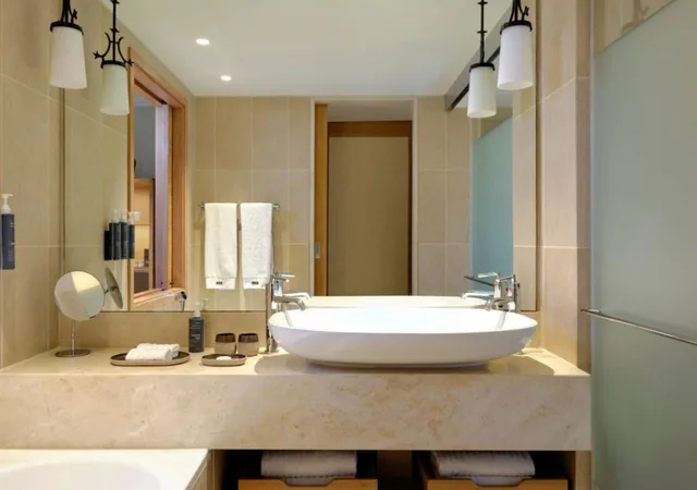 Guest Room, Deluxe, King Bed, Garden View, Sofa, Balcony, The Westin Resort, Costa Navarino 8/9