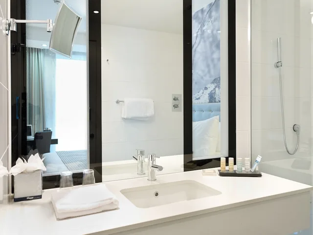 غرفة سوبيريور بسرير كينج، Radisson Blu Hotel East Midlands Airport 6/7