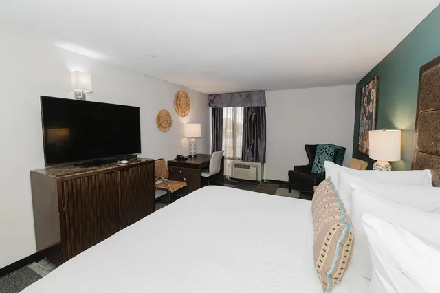 غرفة بسرير كينج، Wyndham Garden Texarkana 2/8