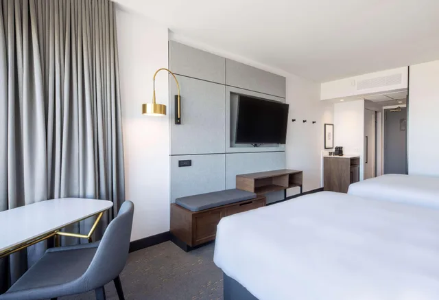 غرفة بسريرين كوين بإطلالة على المدينة، HILTON QUEBEC 1/3