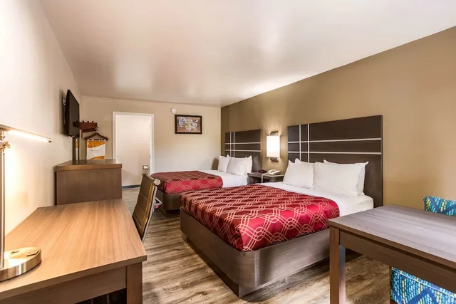 غرفة بسريرين كوين لذوي الإعاقة، Econo Lodge Inn & Suites Murfreesboro Shopping District 5/6