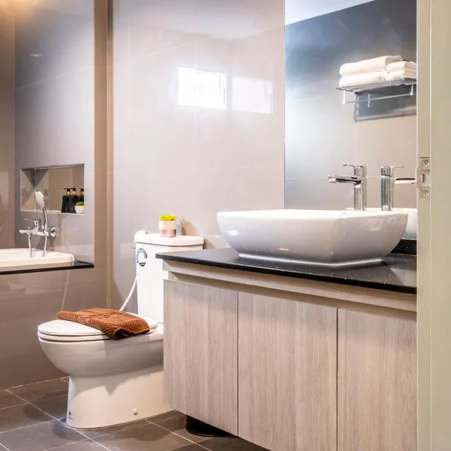 جناح بسرير كينج بشرفة، Sinsuvarn Airport Suite 8/9