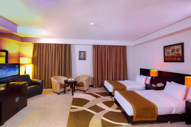 غرفة ديلوكس بسريرين مزدوجين، Monroe Hotel Bahrain 1/4