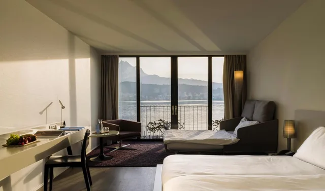 غرفة سوبيريور بإطلالة على البحيرة، Hermitage Lake Lucerne - Beach Club & Lifestyle Hotel 9/10