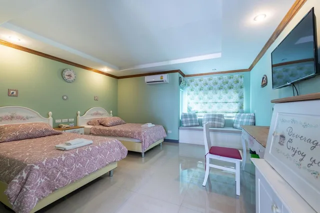 غرفة سوبيريور بسريرين، The Lilly Hotel 1/1
