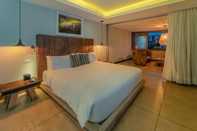 جناح جونيور بسرير كينج، The Charlee Hotel 1/3