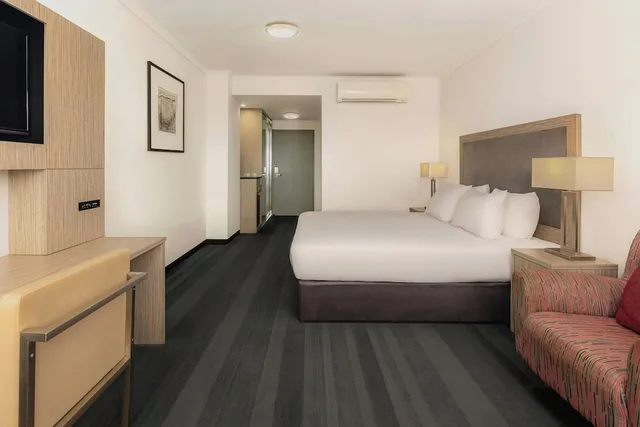 غرفة قياسية بسرير كينج بإطلالة على المدينة، Courtyard by Marriott Darwin 3/5