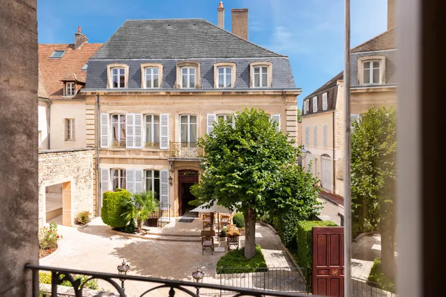 غرفة قياسية بسرير مزدوج أو سريرين منفصلين، L Hotel de Beaune 1/1