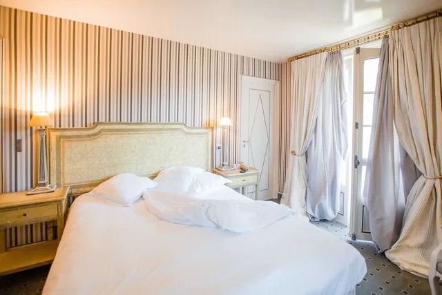 Comfort, Double Bed, Domaine Saint Clair Le Donjon 1/8