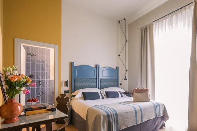 Gallery, King Bed، Priori Secret Garden 3/4