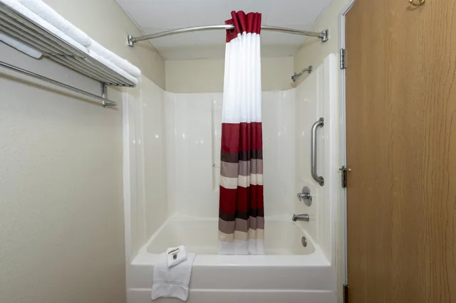 غرفة قياسية بسرير كينج، Red Roof Inn St Robert - Ft Leonard Wood 6/6