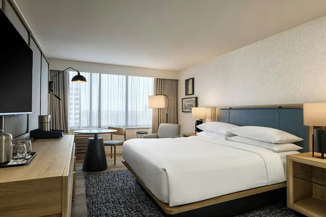 غرفة كلوب بسرير كينج، Sheraton Philadelphia University City 2/6