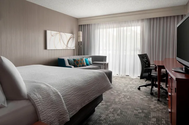 غرفة بسرير كينج، Courtyard by Marriott San Francisco Airport 1/5