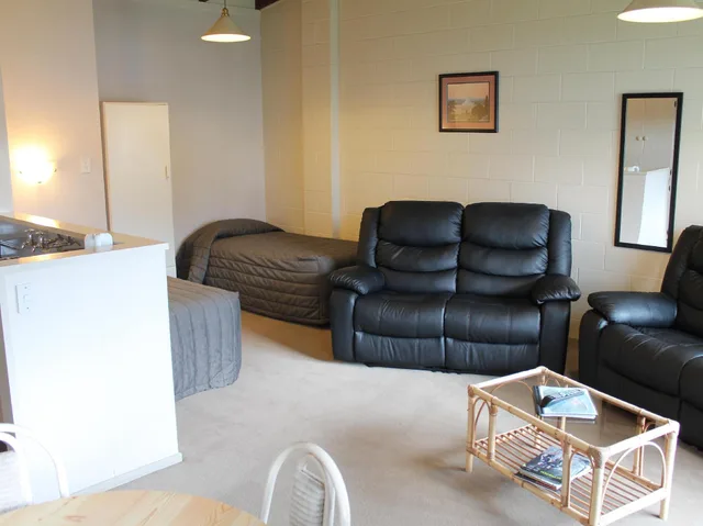 غرفة قياسية بغرفة نوم واحدة، Riverview Motel 3/3