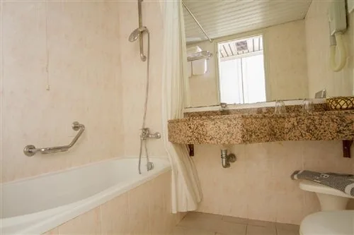 غرفة عائلية بشرفة، Belair Beach Hotel 1/1
