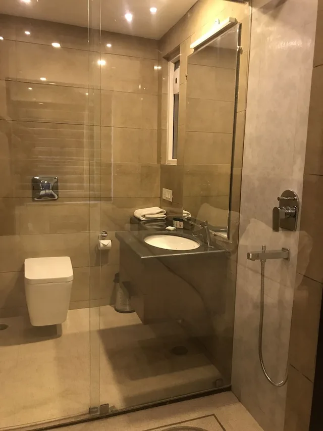 غرفة ديلوكس بسريرين منفصلين وسرير كينج بإطلالة على الجبل والمدينة، Holy River Hotel 5/5