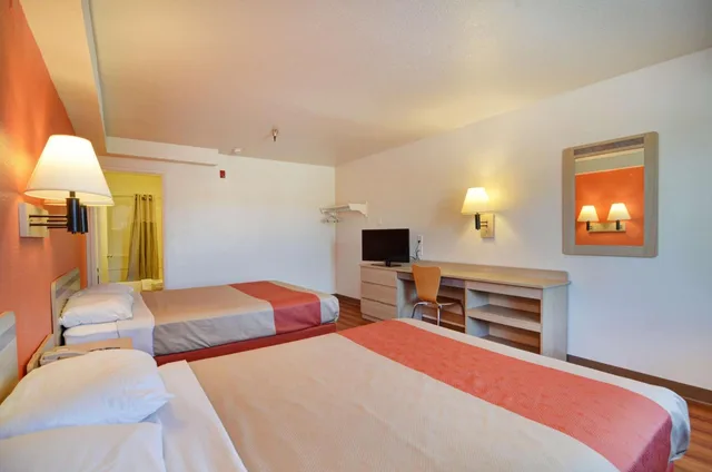 غرفة رباعية لذوي الإعاقة، Motel6 Twentynine Palms, CA 3/5