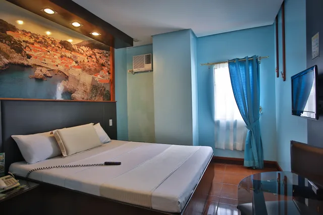 Standard, Queen Bed, Eurotel Las Pinas 3/8