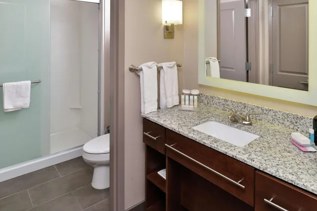 جناح بسرير كينج مع أريكة لذوي الإعاقة، HOMEWOOD SUITES BY HILTON CINCINNATI MASON 3/3