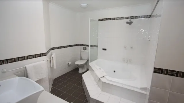Spa, Superior, Suite, King Bed، Peninsula Nelson Bay 3/4