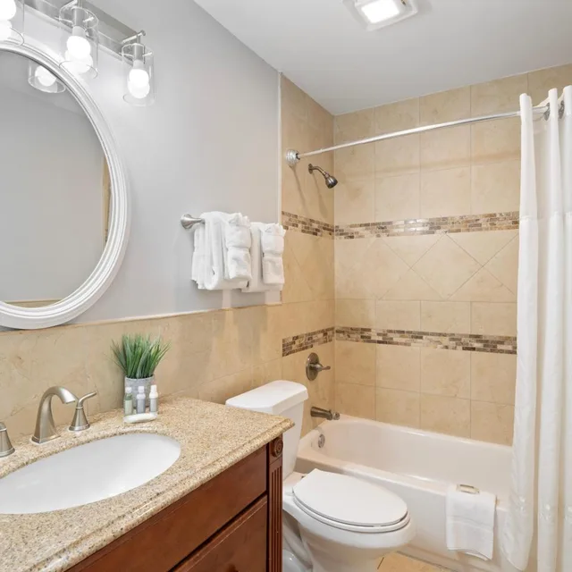 غرفة قياسية بسرير كوين، Hotel St Pierre French Quarter 7/7