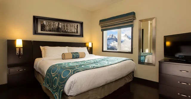 2 Bedrooms, Suite, King and Queen Bed, Grande Rockies Resort Bellstar Hotels Resorts 2/9