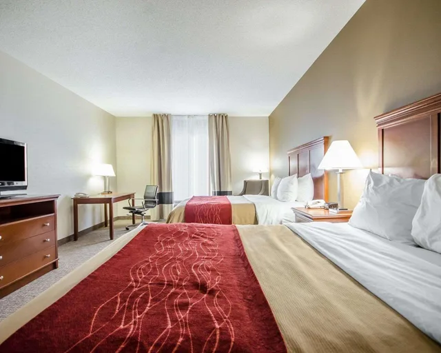 Room, 2 Queen Beds, Comfort Inn Louisville Southwest 2/3