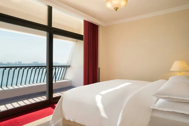 جناح جونيور، Sheraton Grand Doha Resort & Convention Hotel 2/2