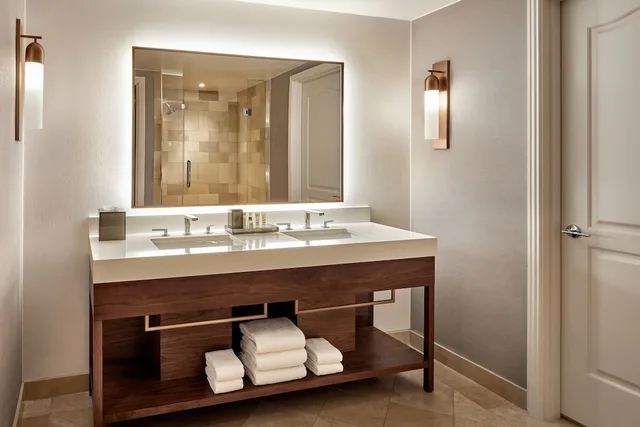 جناح بسرير كينج بإطلالة على المسبح بغرفة نوم واحدة مع أريكة، Jw Marriott Desert Ridge Resort And Spa Phoenix 4/4