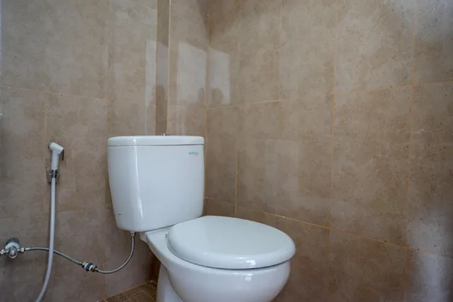 غرفة ديلوكس بسريرين منفصلين، RedDoorz Plus Syariah @ Hotel Boulevard Luwuk 10/10