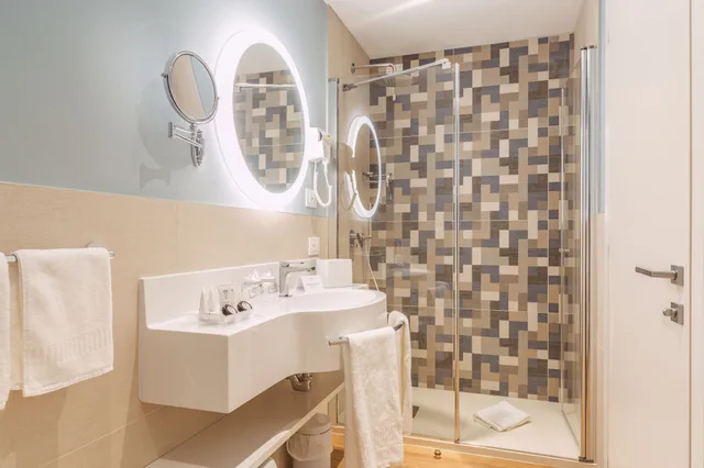 Room, Single, Twin Beds, Balcony, Sky Pool Hotel Sole Garda 5/5