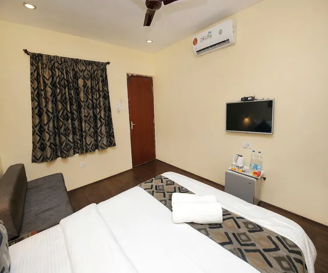 Super, Deluxe, Queen Bed, Garden View، West End Hotel 2/5