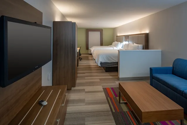 جناح بسريرين كوين، Holiday Inn Express Suites N Waco Area West 2/5