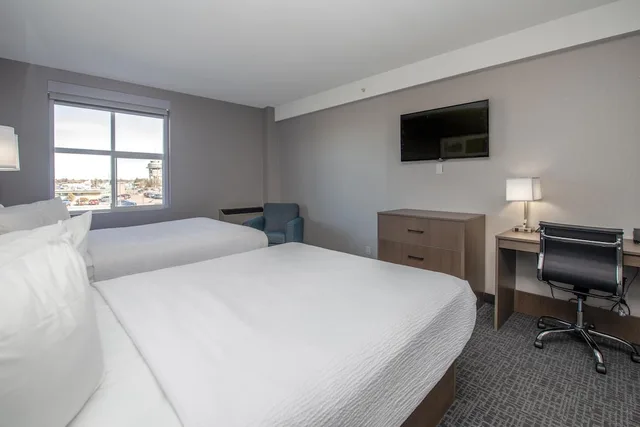 Coast, Superior, 2 Queen Beds, Top Floor، Coast Lethbridge Hotel and Conference Centre 5/10